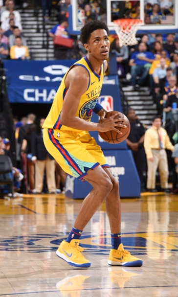 Warriors’ McCaw injured in scary fall as team beats Kings